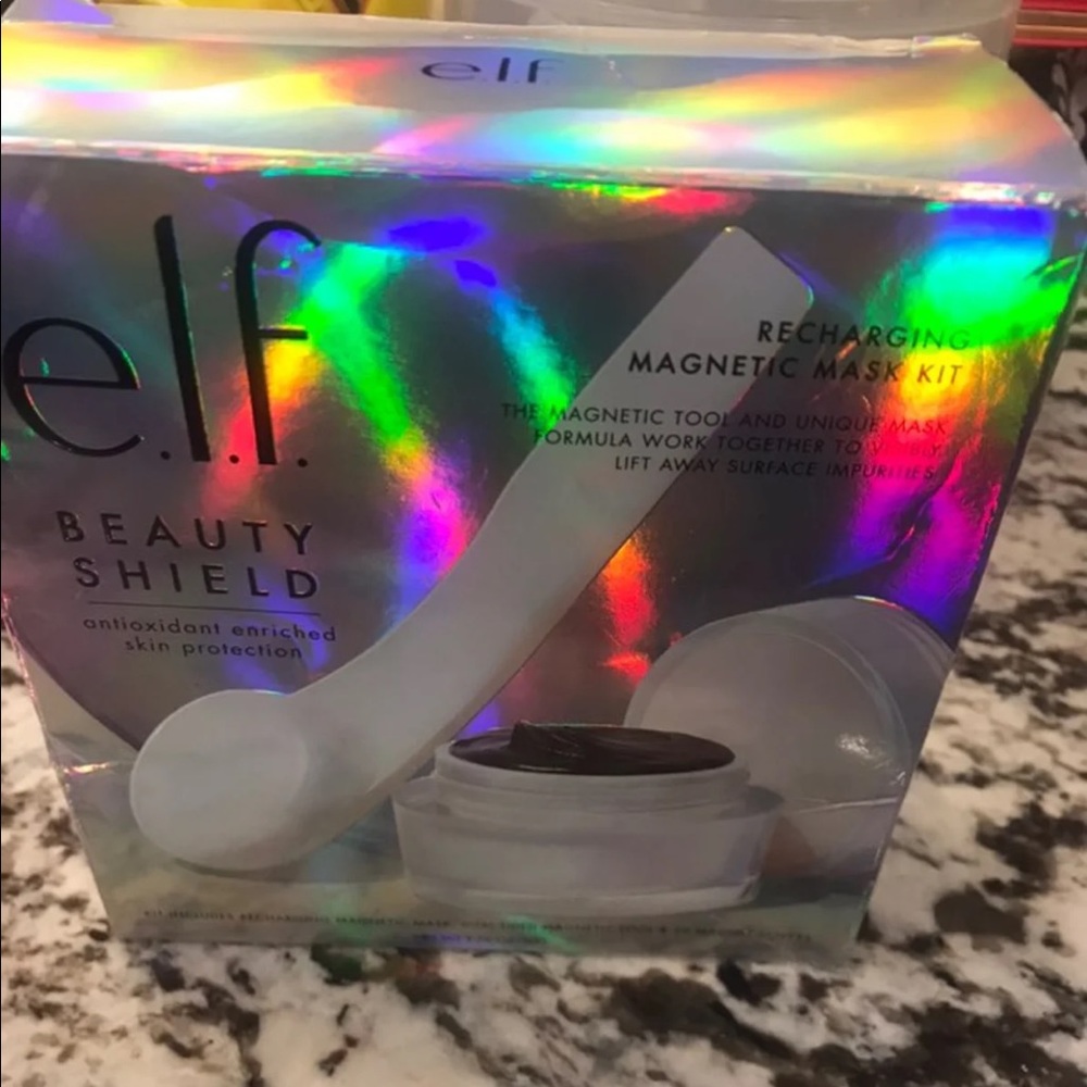 ELF magnetic face mask
